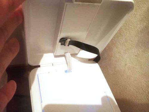 トイレの泡洗浄　充電方法改善
